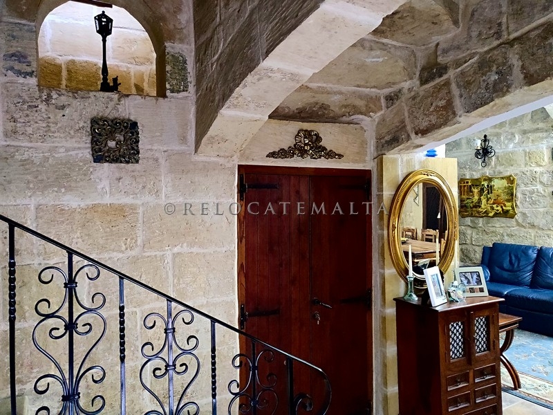 House of Character, Lija